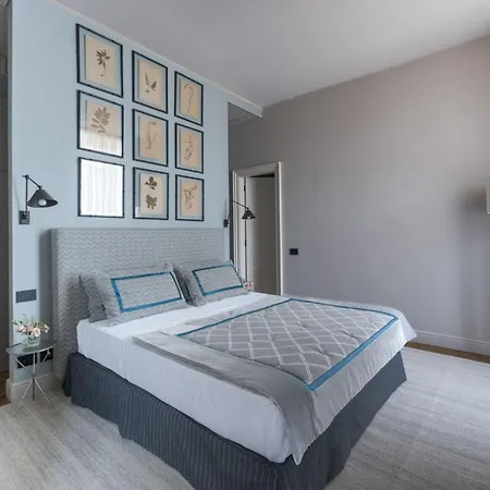 - Palazzo Signoria Luxury 5 - Nettuno Apartment