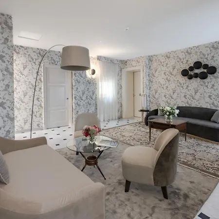 - Palazzo Signoria Luxury 5 - Nettuno Apartment Florence